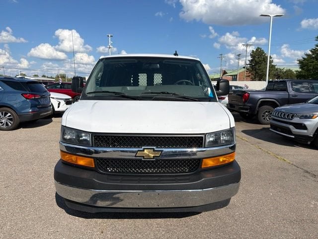 2025 Chevrolet Express Cargo WT