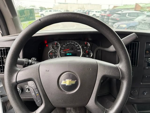2025 Chevrolet Express Cargo WT