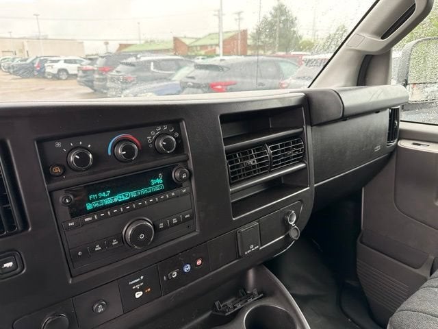 2025 Chevrolet Express Cargo WT