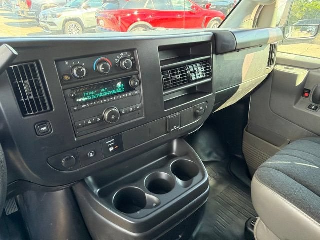 2025 Chevrolet Express Cargo WT