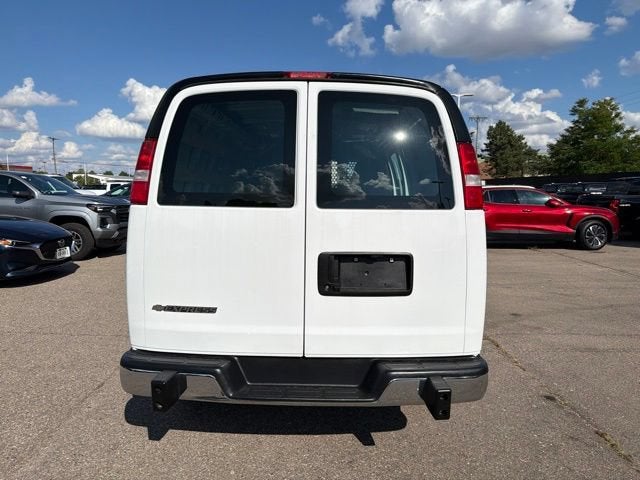 2025 Chevrolet Express Cargo WT