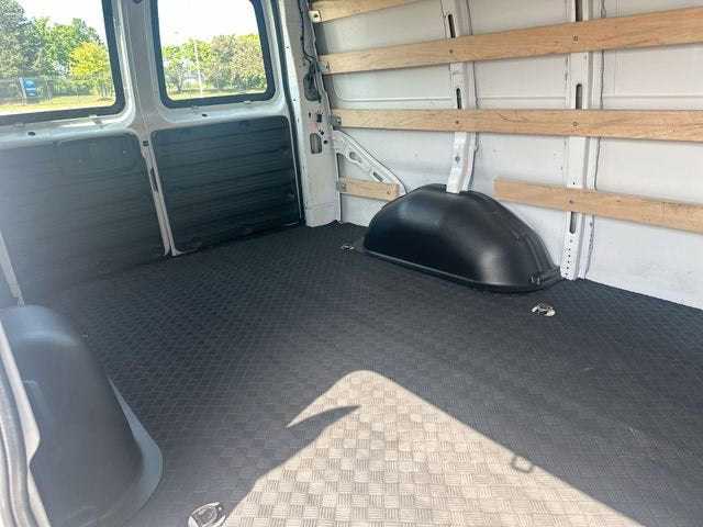 2024 Chevrolet Express Cargo 2500 WT