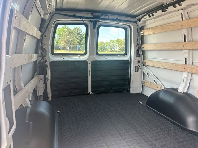 2024 Chevrolet Express Cargo 2500 WT