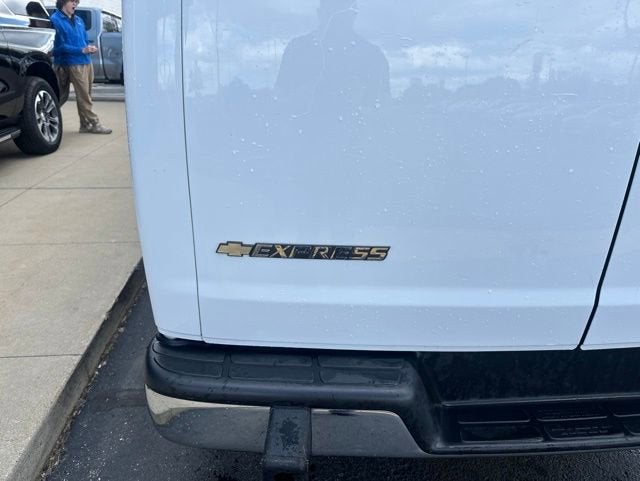 2024 Chevrolet Express Cargo 2500 WT