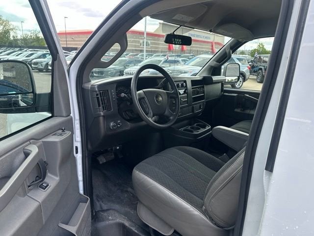 2024 Chevrolet Express Cargo 2500 WT