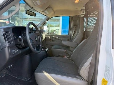 2025 Chevrolet Express Cargo WT