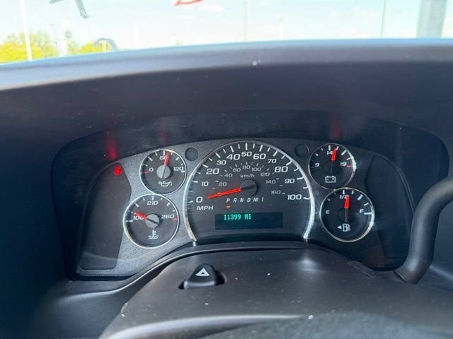 2025 Chevrolet Express Cargo WT