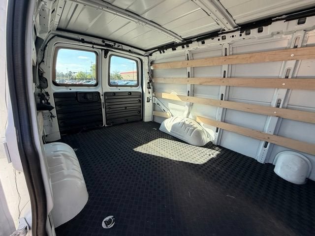 2025 Chevrolet Express Cargo WT
