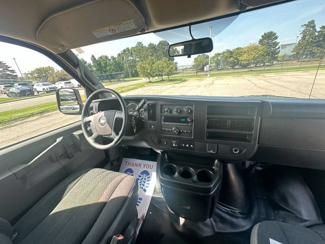 2025 Chevrolet Express Cargo WT