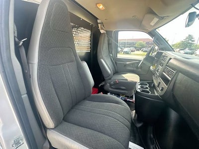 2025 Chevrolet Express Cargo WT
