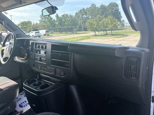 2025 Chevrolet Express Cargo WT