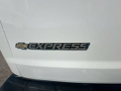 2025 Chevrolet Express Cargo WT