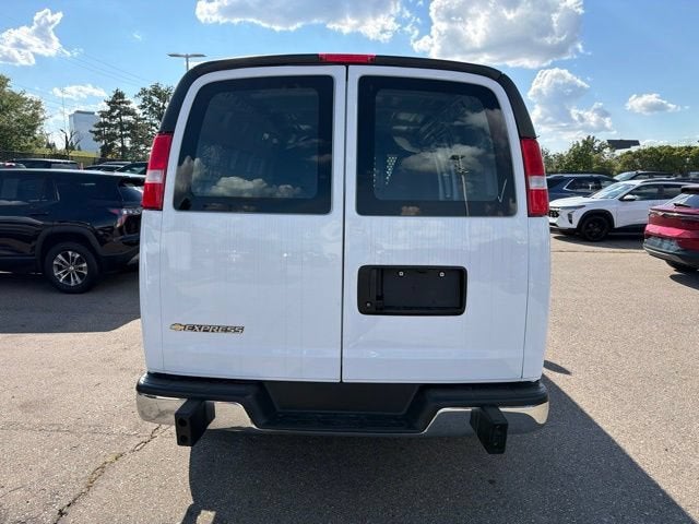2025 Chevrolet Express Cargo WT
