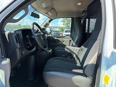 2025 Chevrolet Express Cargo WT