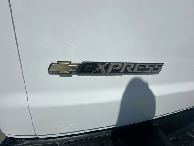 2024 Chevrolet Express Cargo 2500 WT