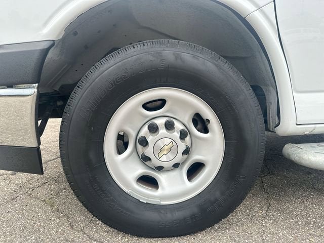 2024 Chevrolet Express Cargo 2500 WT