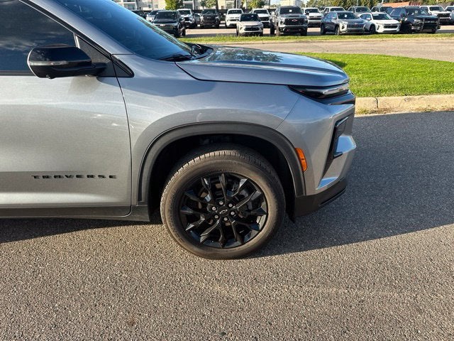 2024 Chevrolet Traverse LS