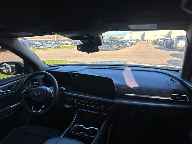 2024 Chevrolet Traverse LS