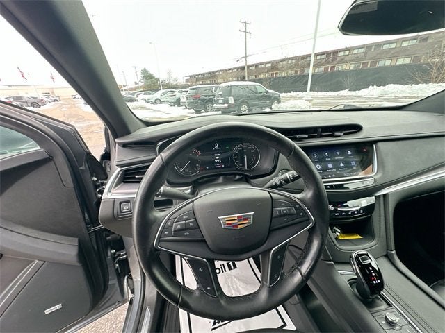 2022 Cadillac XT5 Luxury