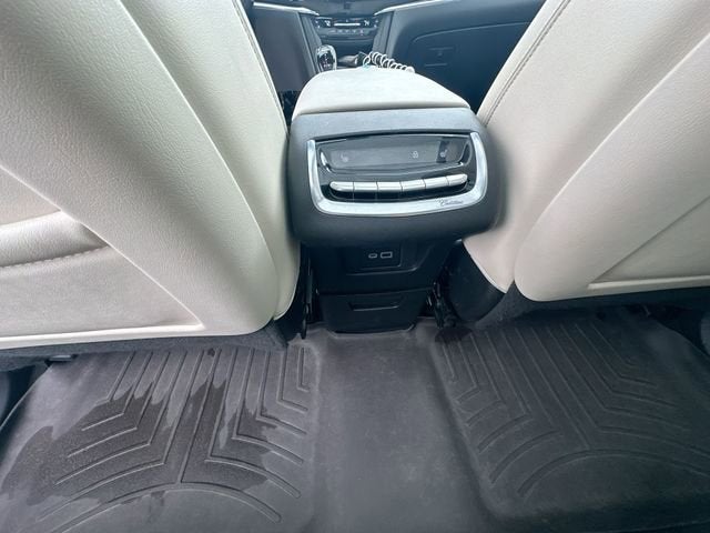 2022 Cadillac XT6 Sport