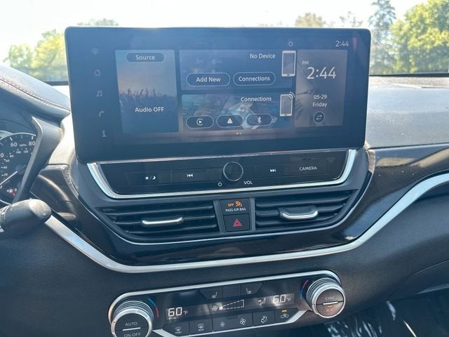 2025 Nissan Altima SR