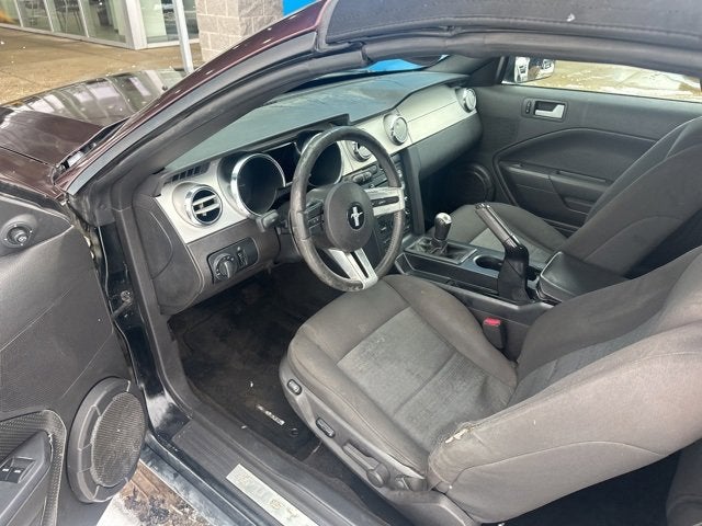 2007 Ford Mustang Deluxe