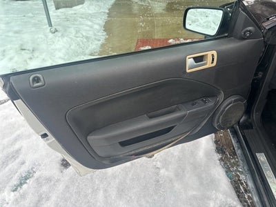 2007 Ford Mustang Deluxe