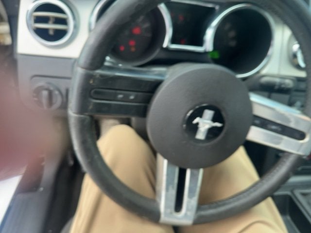2007 Ford Mustang Deluxe