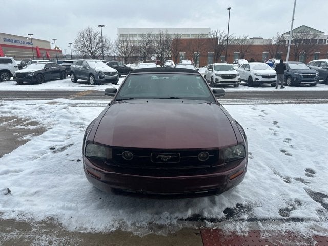 2007 Ford Mustang Deluxe