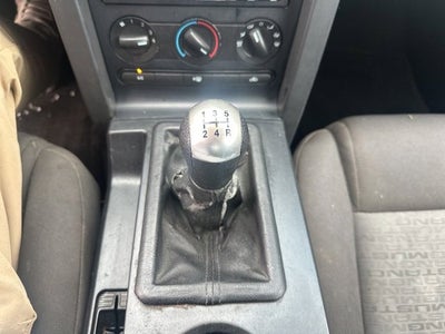 2007 Ford Mustang Deluxe