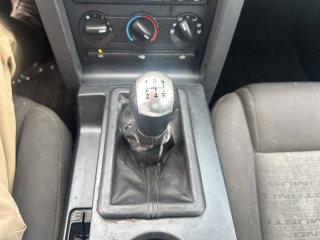 2007 Ford Mustang Deluxe