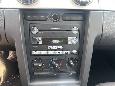 2007 Ford Mustang Deluxe