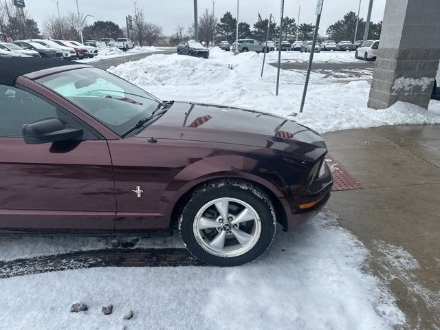 2007 Ford Mustang Deluxe