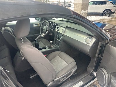 2007 Ford Mustang Deluxe