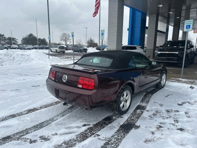 2007 Ford Mustang Deluxe