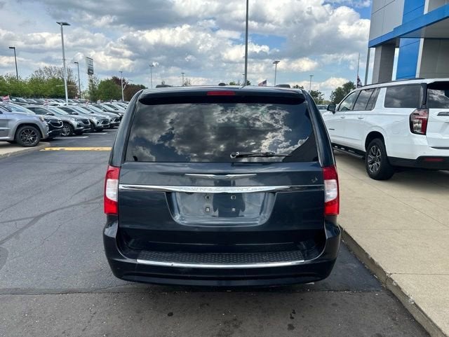 2013 Chrysler Town & Country Touring
