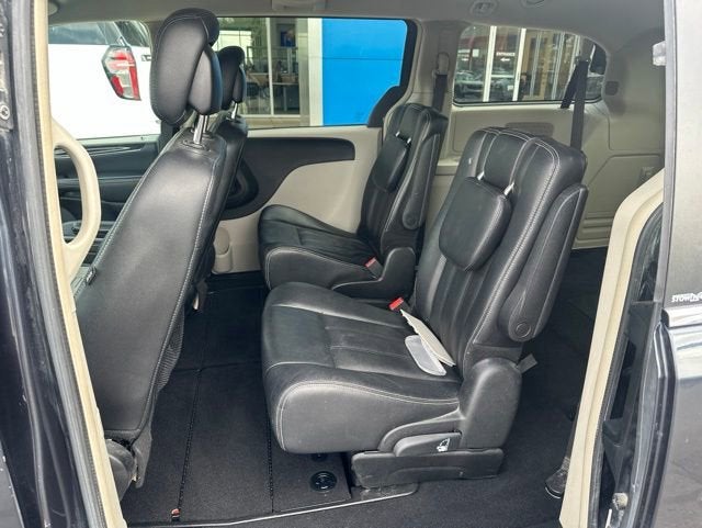 2013 Chrysler Town & Country Touring