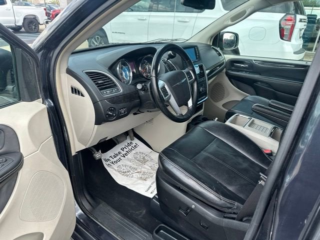 2013 Chrysler Town & Country Touring