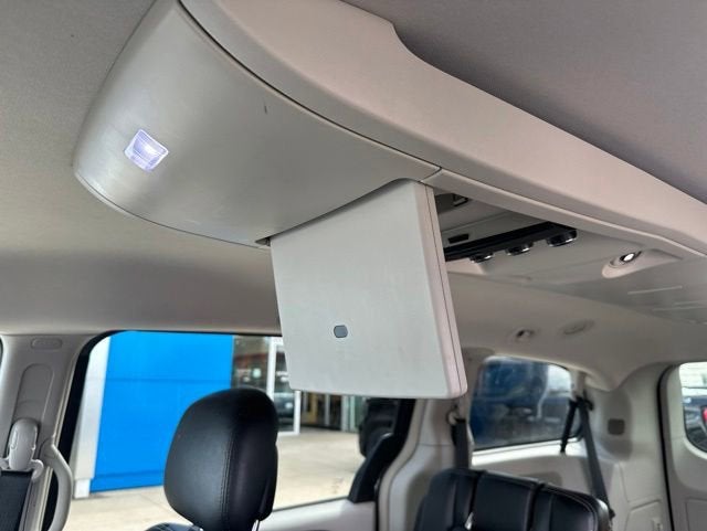 2013 Chrysler Town & Country Touring