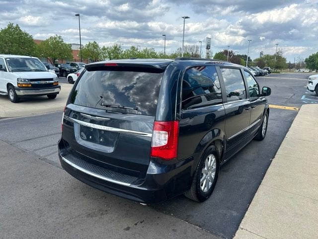 2013 Chrysler Town & Country Touring