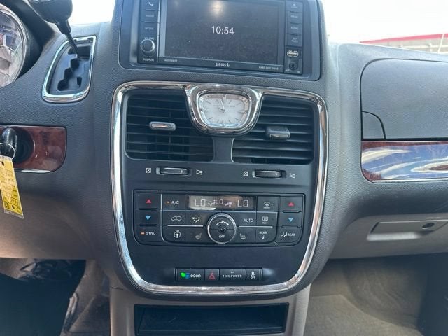 2016 Chrysler Town & Country Touring