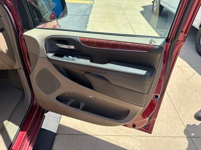 2016 Chrysler Town & Country Touring