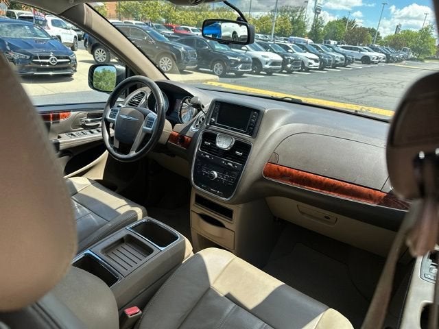 2016 Chrysler Town & Country Touring