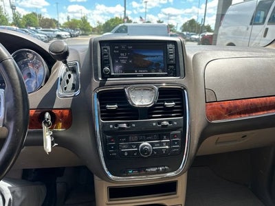 2016 Chrysler Town & Country Touring