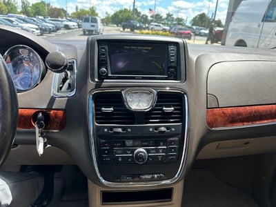 2016 Chrysler Town & Country Touring