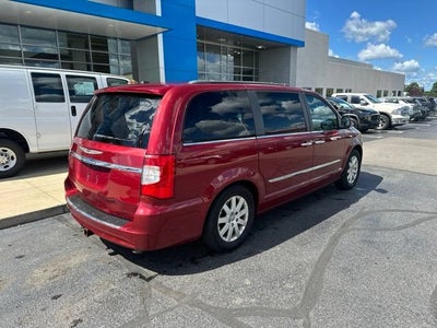 2016 Chrysler Town & Country Touring