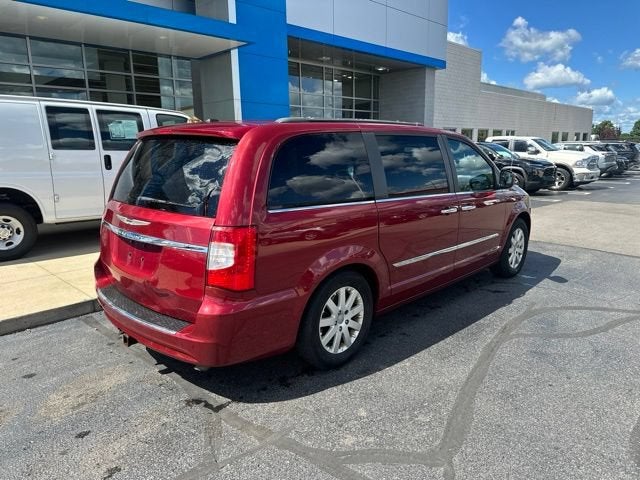 2016 Chrysler Town & Country Touring