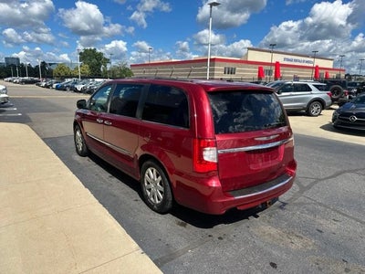2016 Chrysler Town & Country Touring
