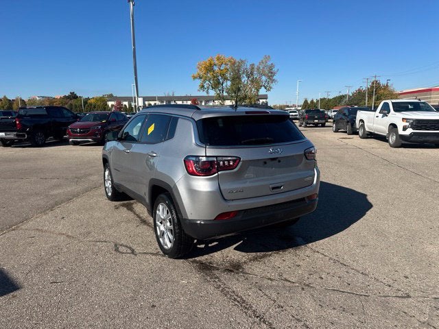 2023 Jeep Compass Latitude Lux