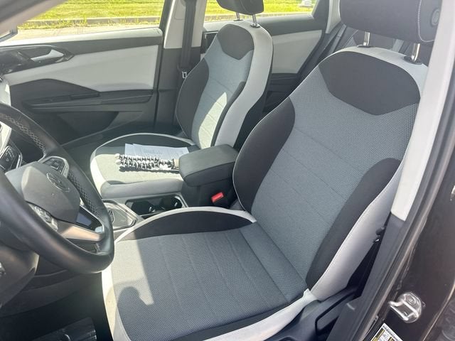 2025 Volkswagen Taos S
